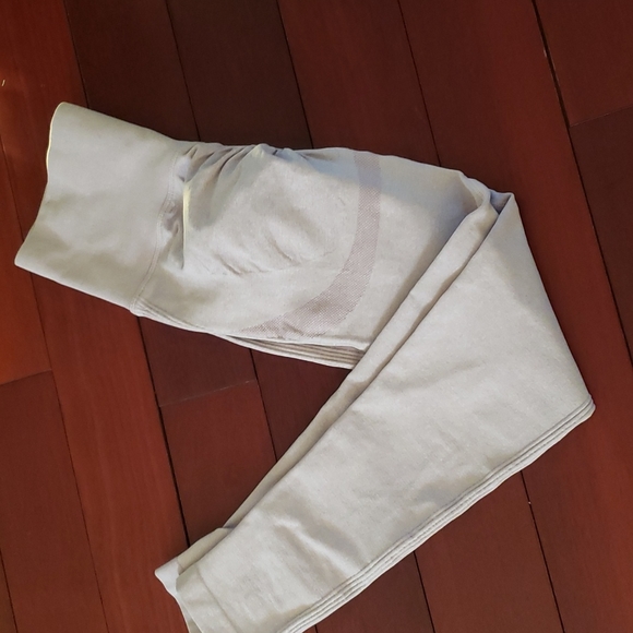 Yoga Pants Women's Seamless Leggings - Picture 2 of 6